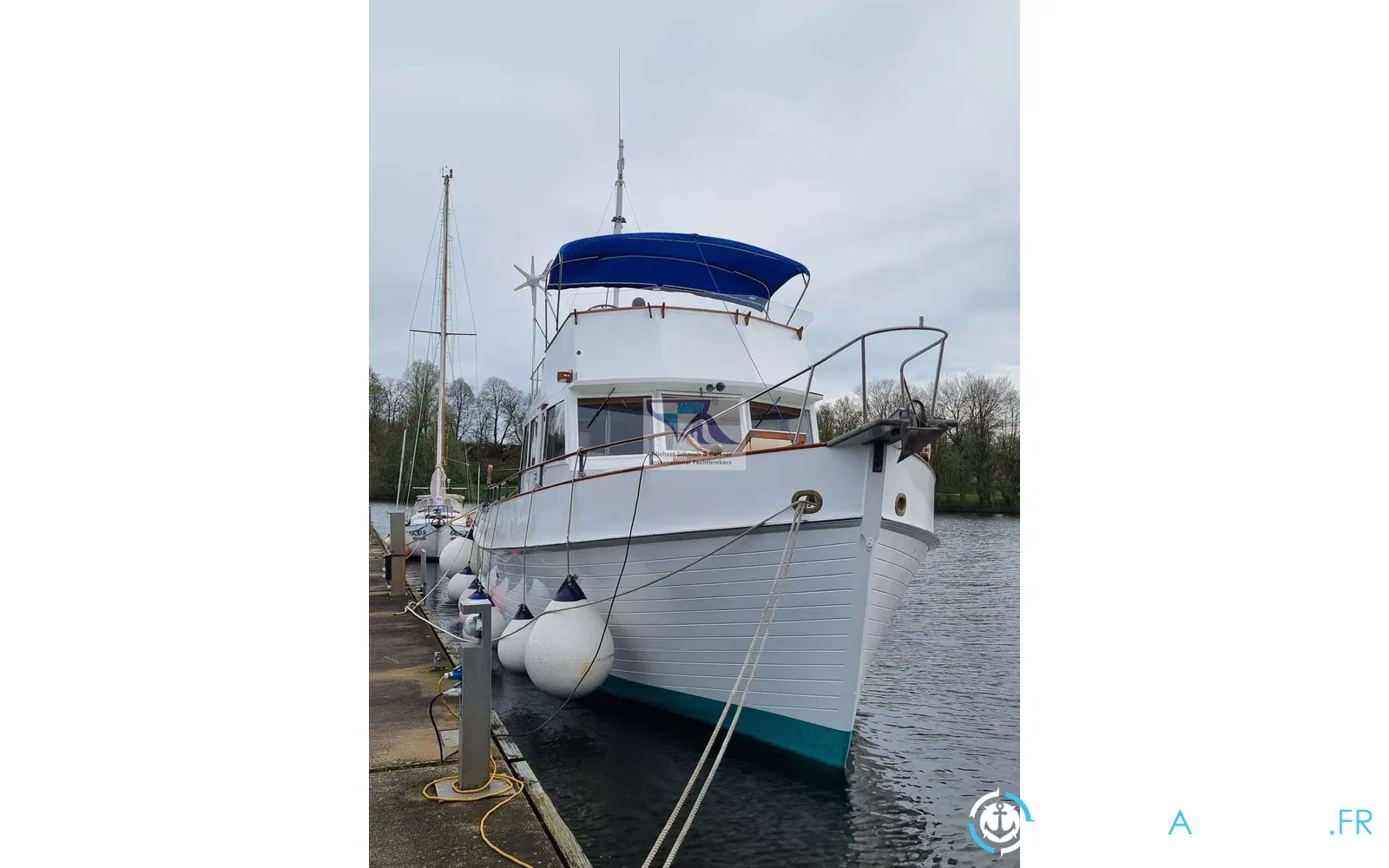 slider 11 Grand Banks 48