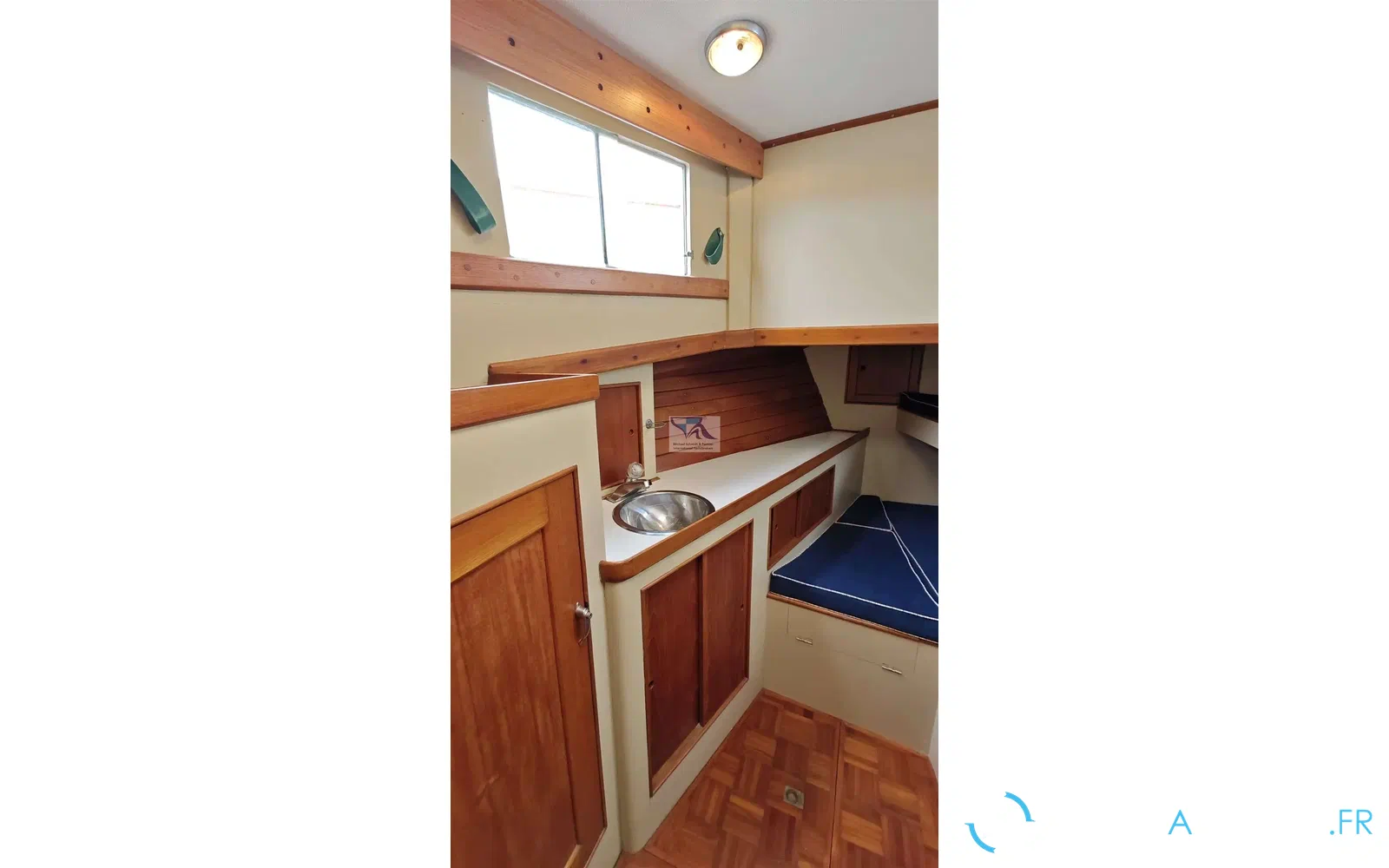 slider 16 Grand Banks 48