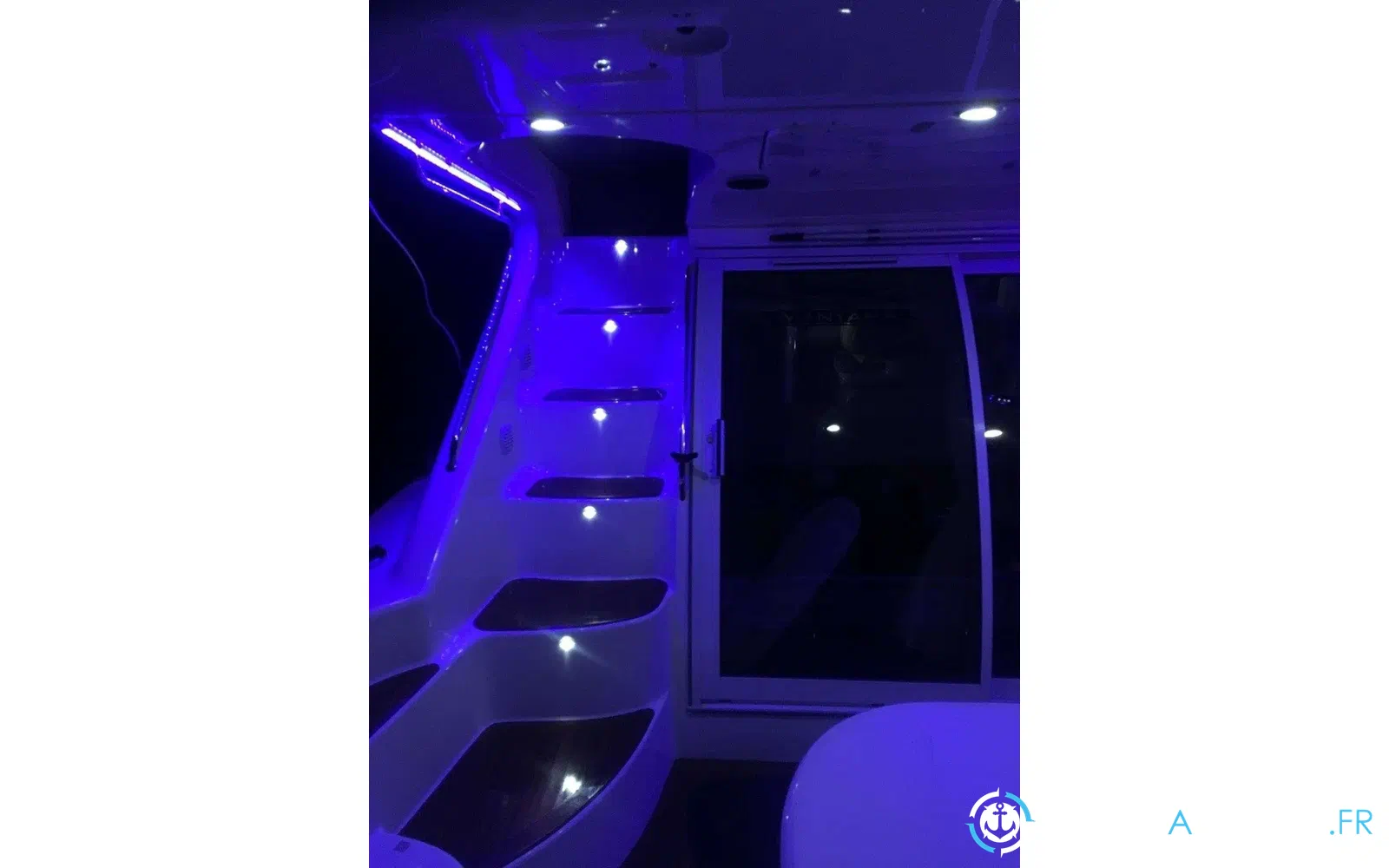 slider 16 Sealine 360