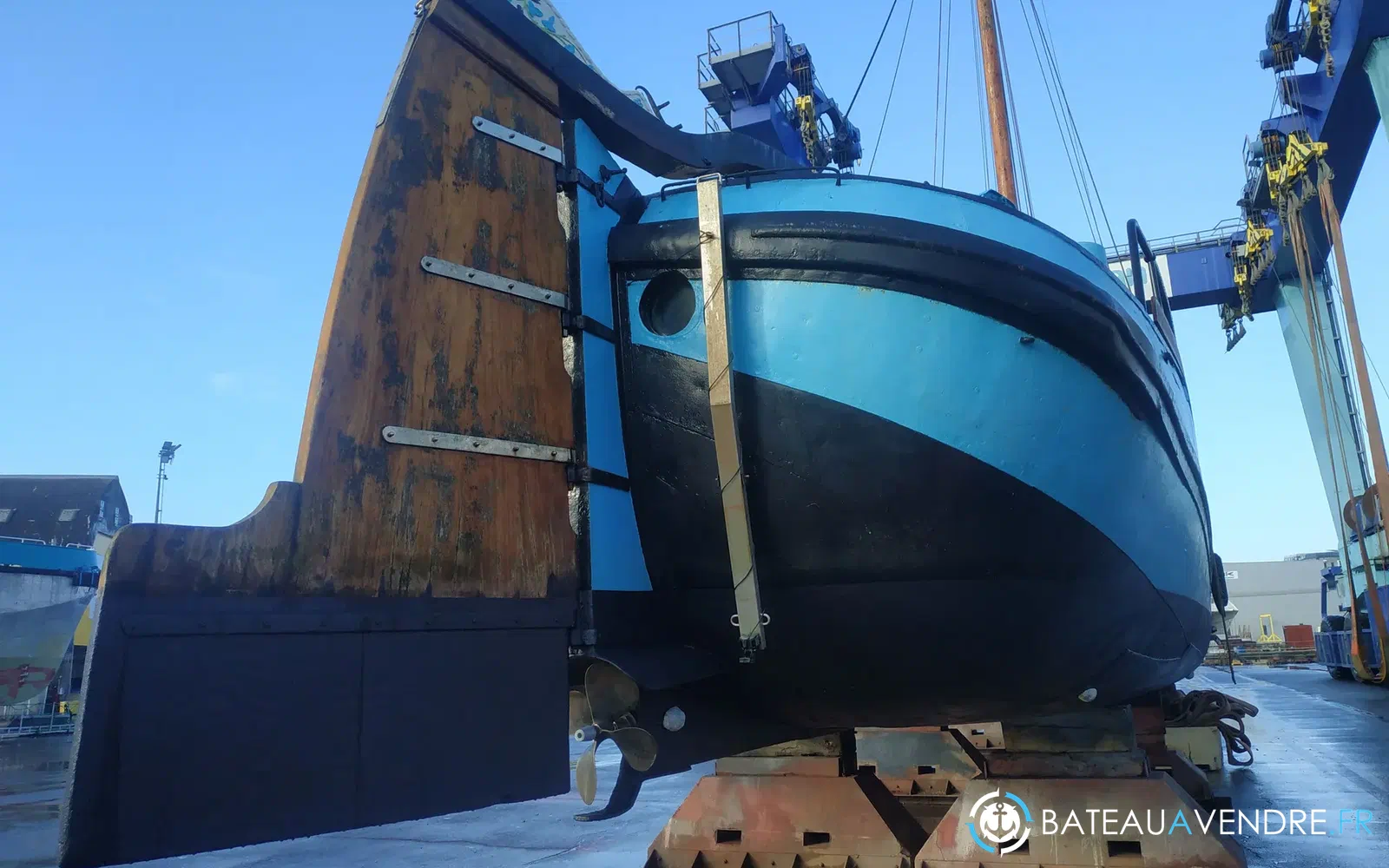 slider 15 Bateau Logement Tjalk authentique rare avec ses agrées mât voile dérives