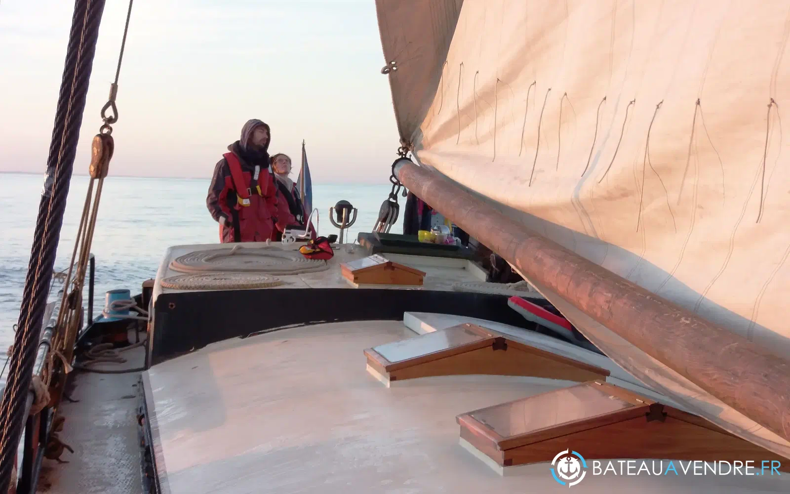 slider 23 Bateau Logement Tjalk authentique rare avec ses agrées mât voile dérives