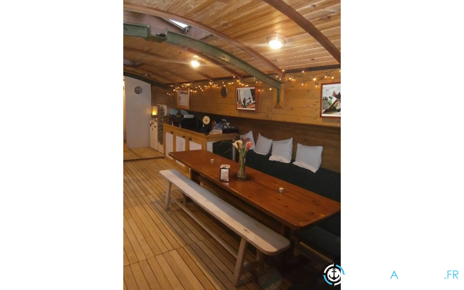 slider 1 Bateau Logement Tjalk authentique rare avec ses agrées mât voile dérives