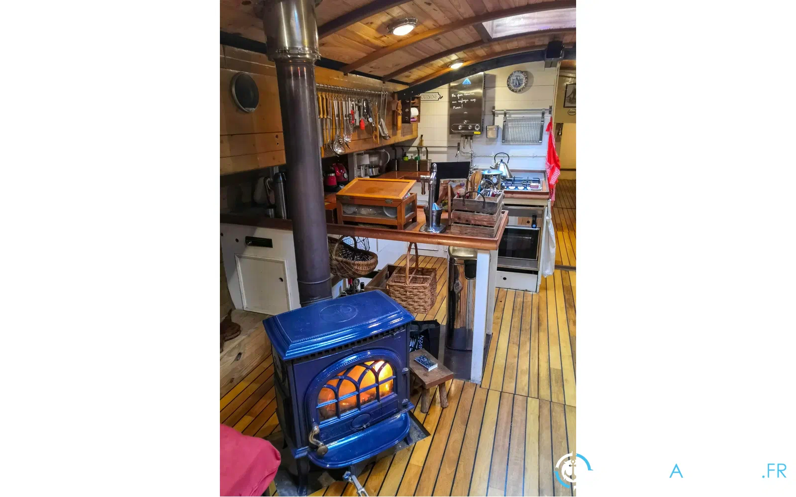slider 3 Bateau Logement Tjalk authentique rare avec ses agrées mât voile dérives