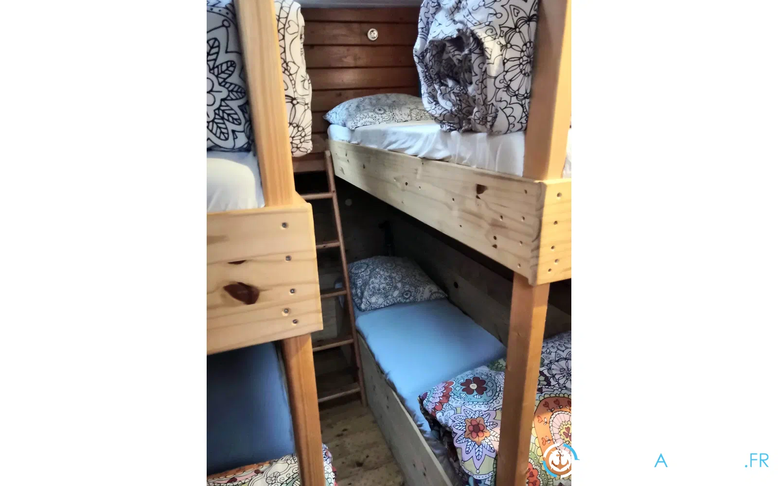 slider 5 Bateau Logement Tjalk authentique rare avec ses agrées mât voile dérives