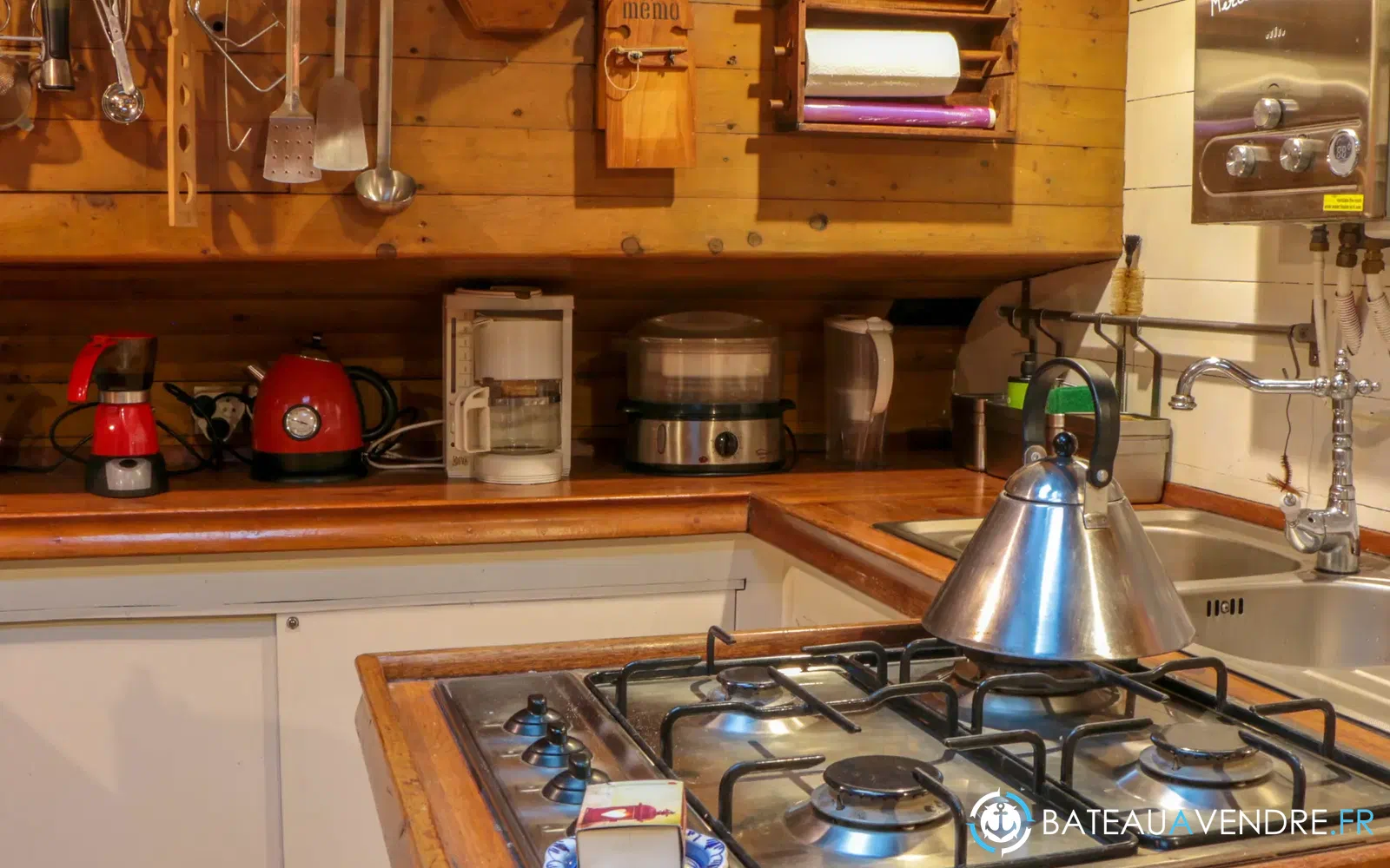 slider 6 Bateau Logement Tjalk authentique rare avec ses agrées mât voile dérives