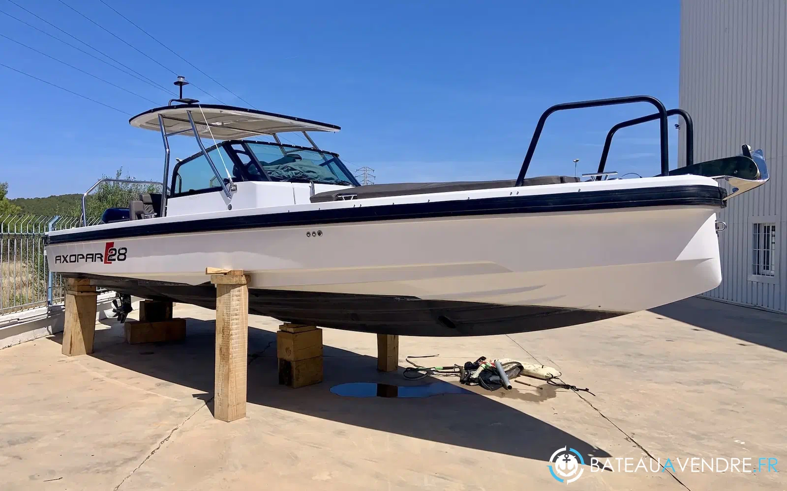 slider 0 Axopar 28 Open