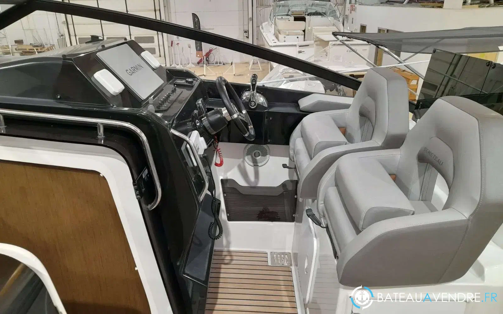 slider 11 Beneteau Flyer 10
