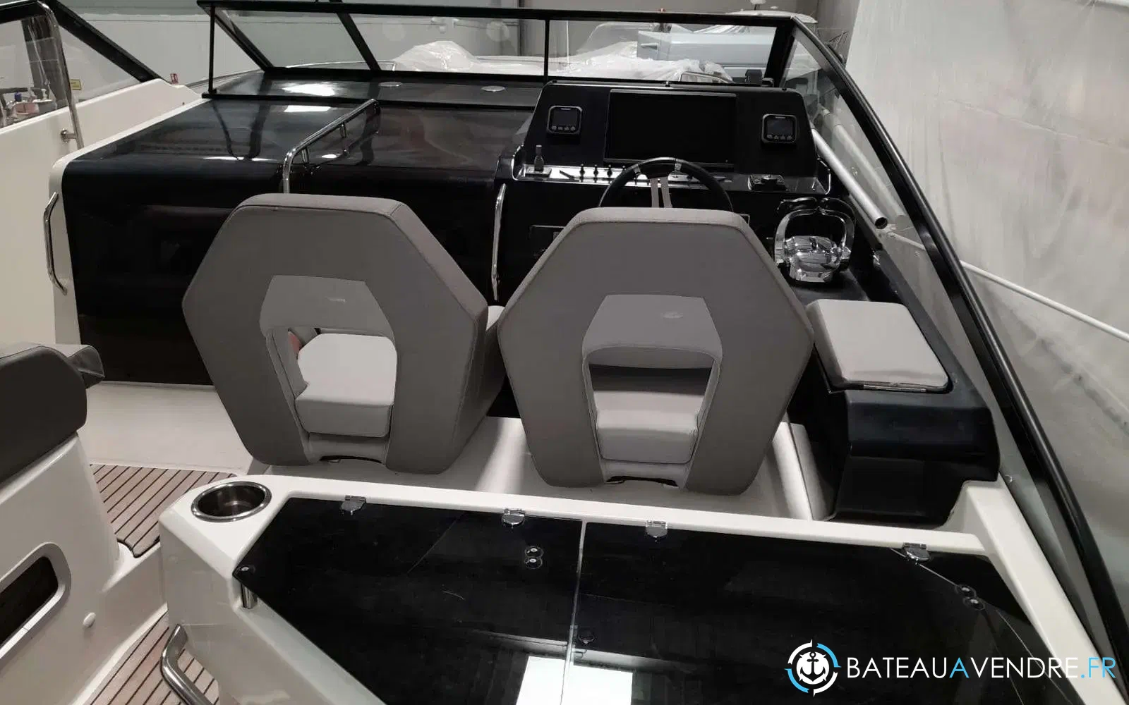 slider 7 Beneteau Flyer 10