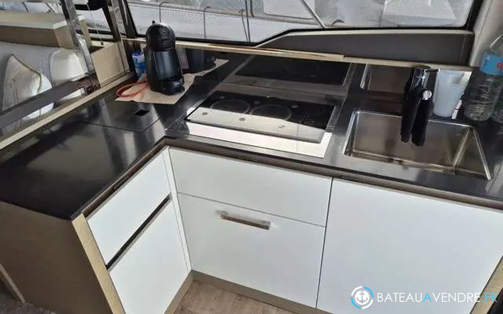 slider 11 Jeanneau Prestige 460 Fly