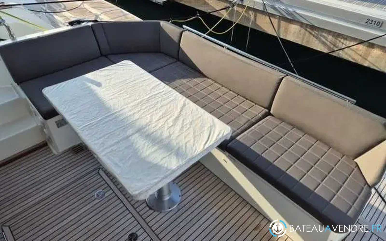 slider 2 Jeanneau Prestige 460 Fly