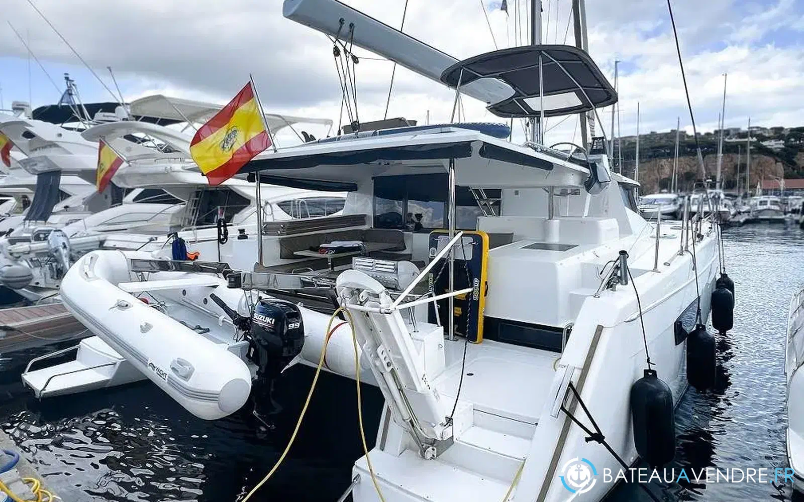 slider 0 Fountaine Pajot Helia 44