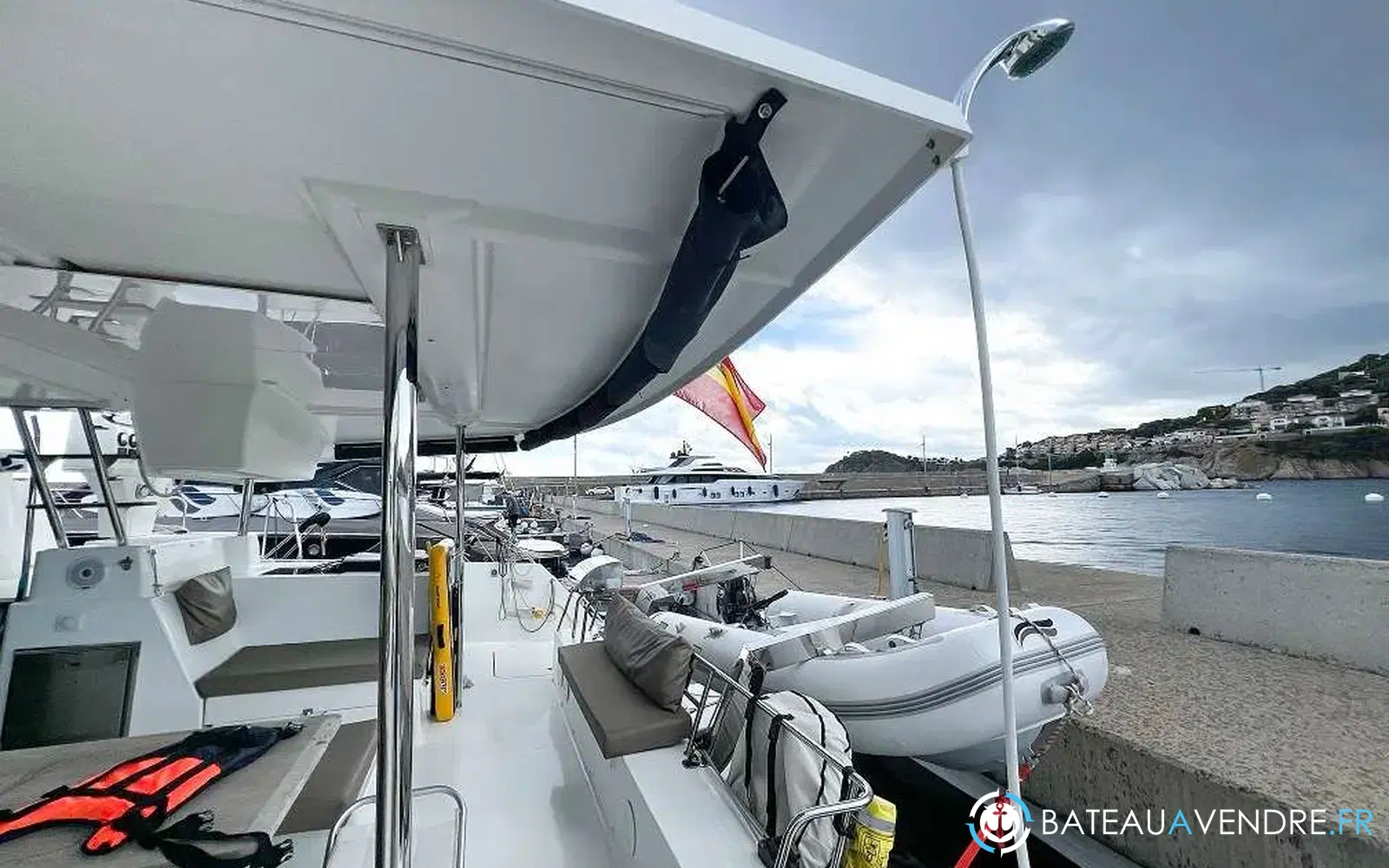 slider 10 Fountaine Pajot Helia 44