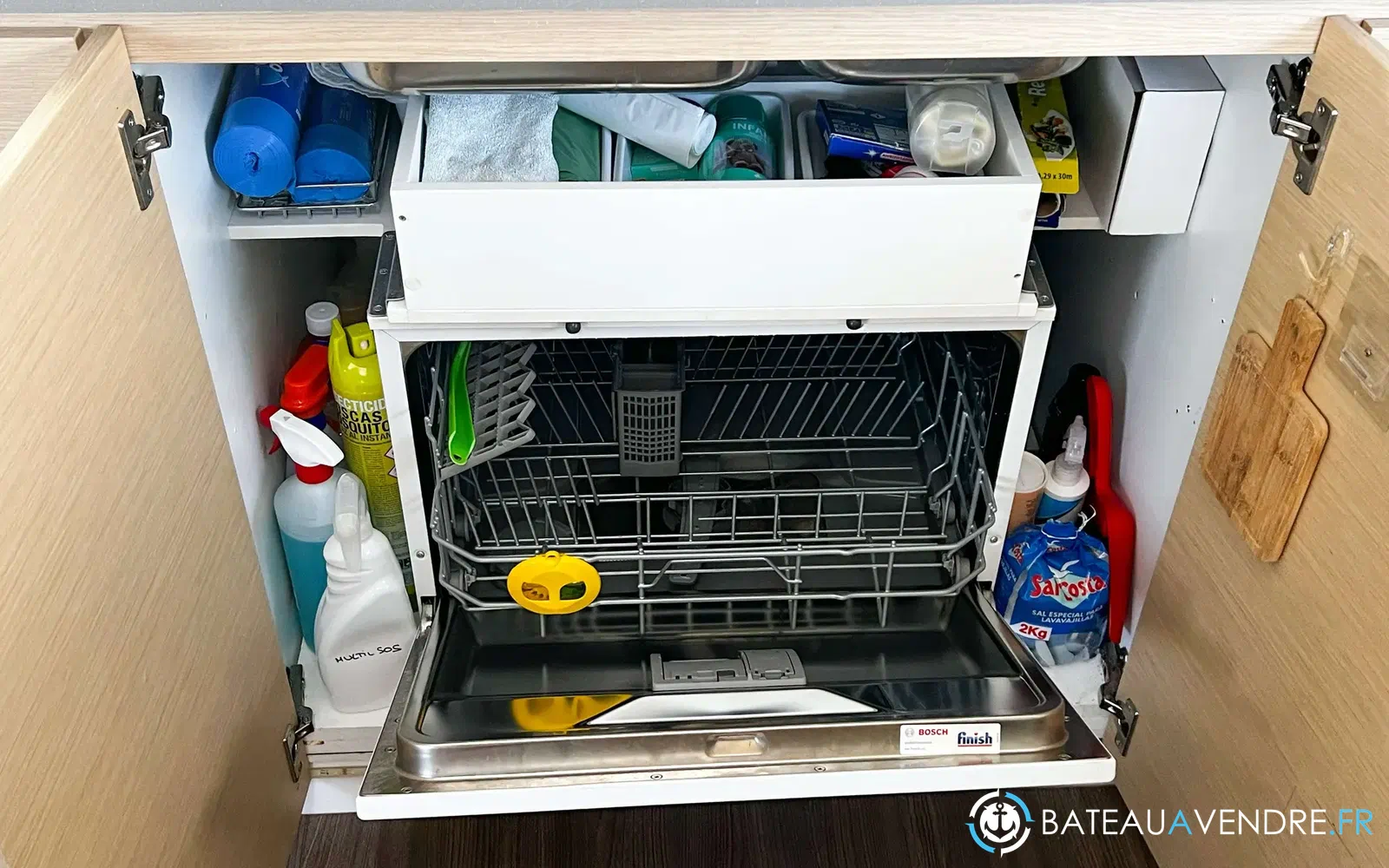 slider 28 Fountaine Pajot Helia 44