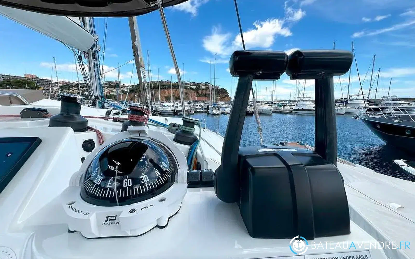 slider 41 Fountaine Pajot Helia 44