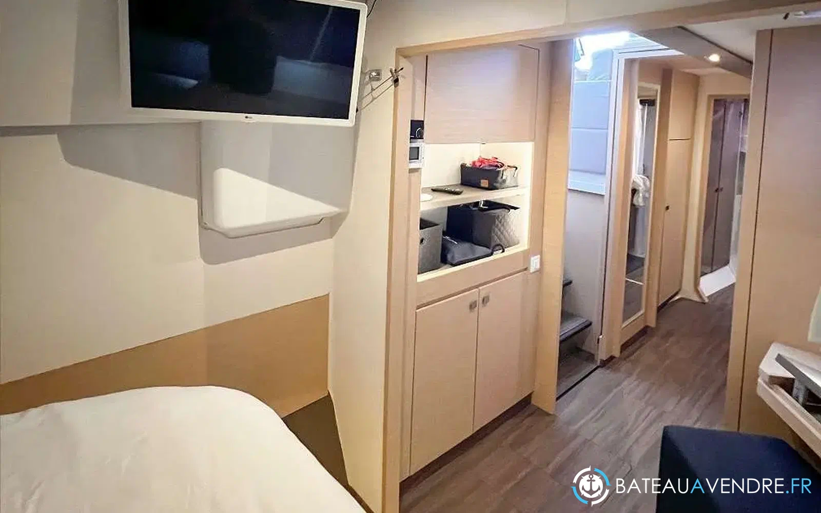 slider 43 Fountaine Pajot Helia 44