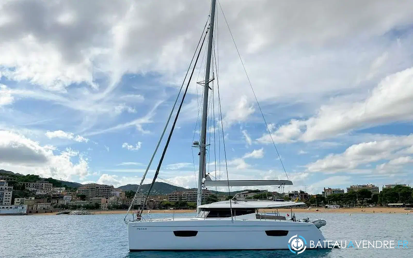 slider 44 Fountaine Pajot Helia 44