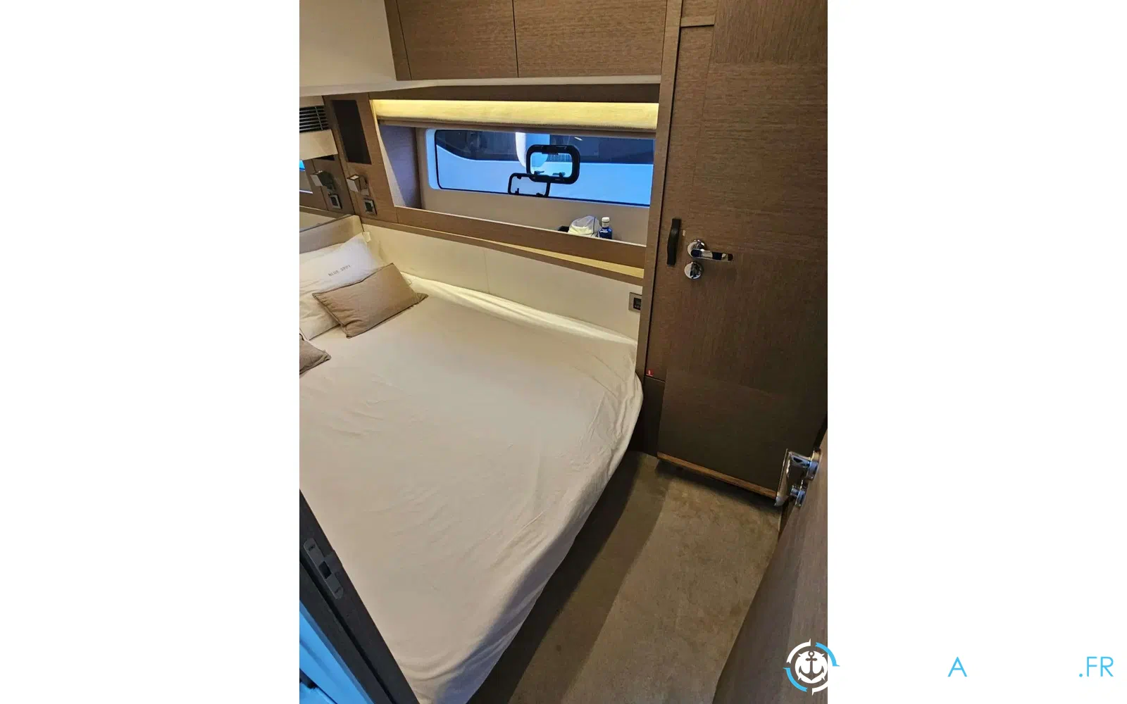 slider 14 Jeanneau Prestige 590