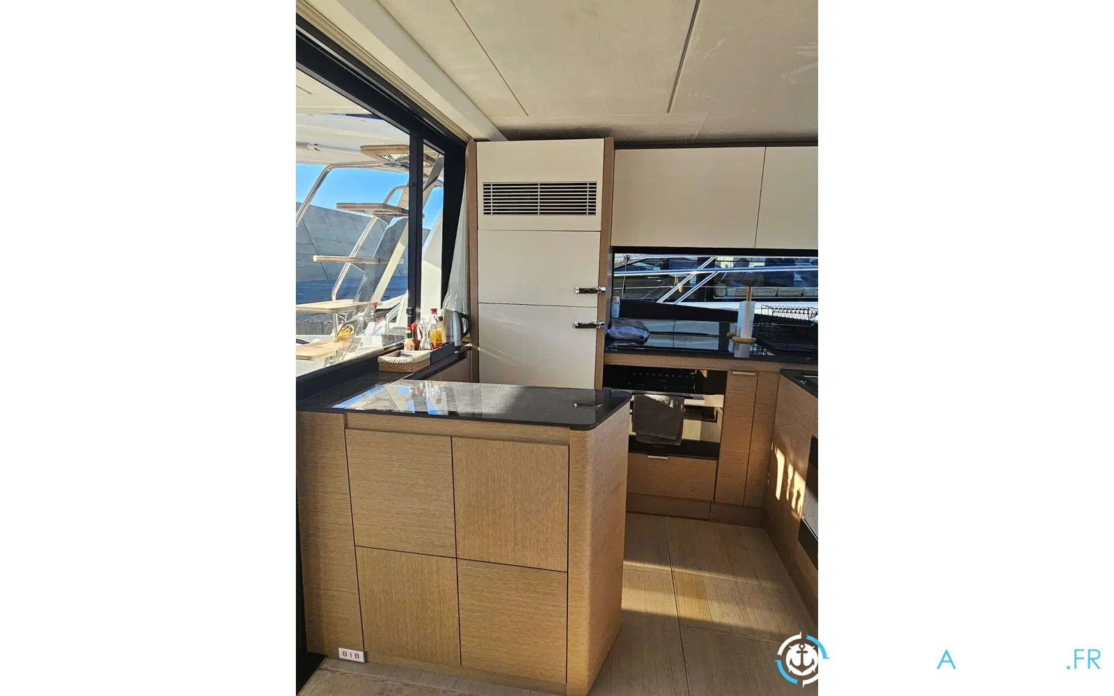 slider 17 Jeanneau Prestige 590