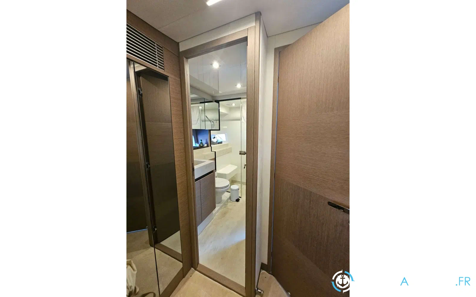 slider 22 Jeanneau Prestige 590