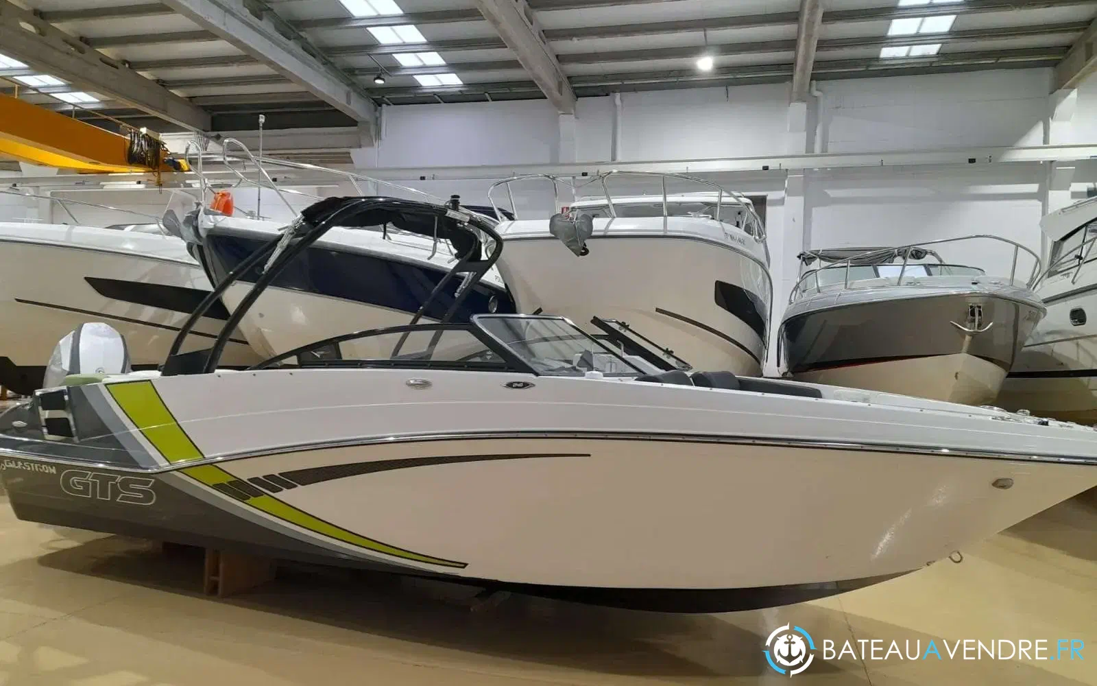 slider 6 Glastron GTS 240