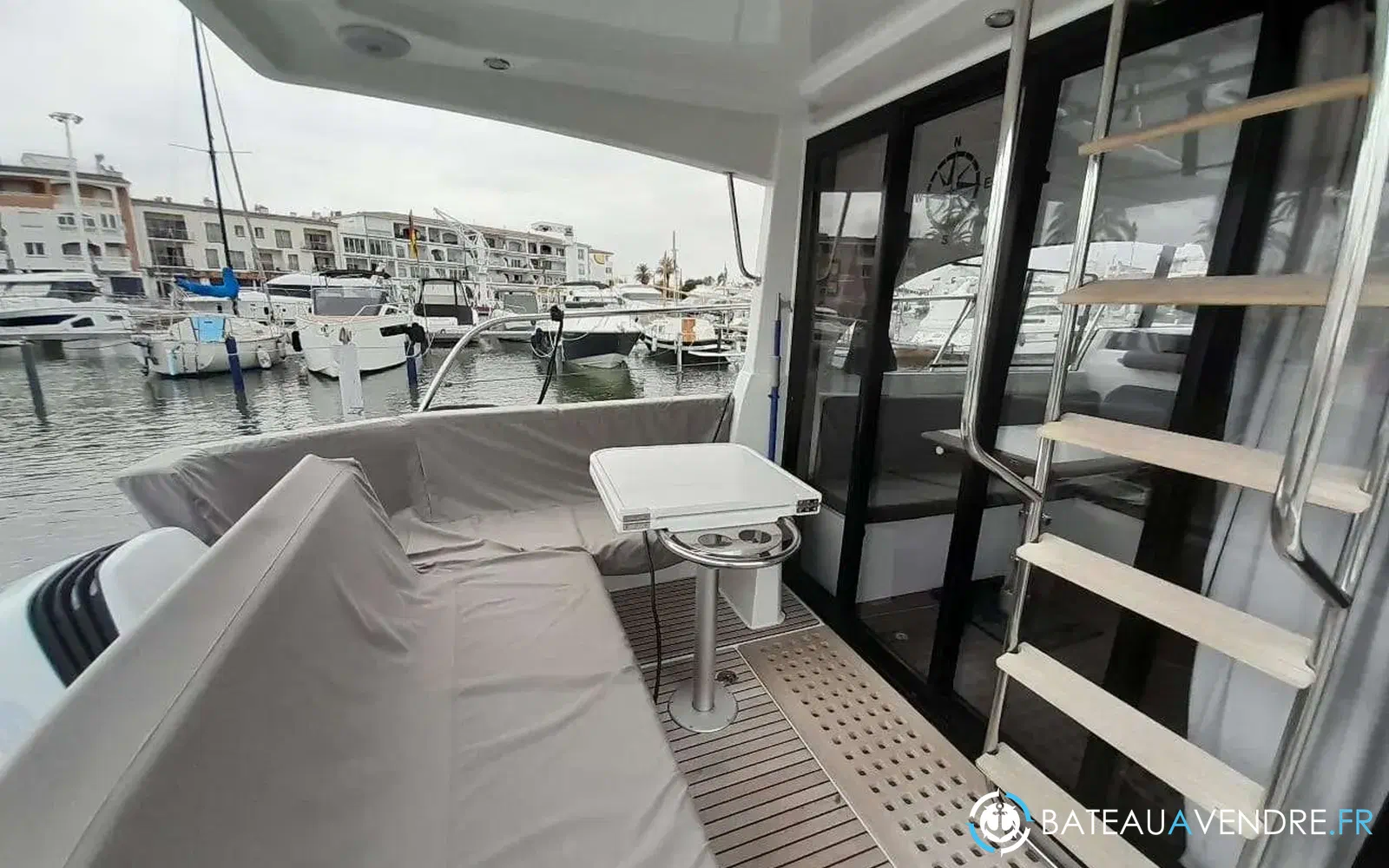 slider 21 Beneteau Antares 11 Fly