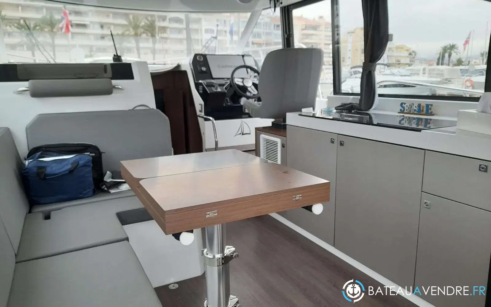 slider 29 Beneteau Antares 11 Fly