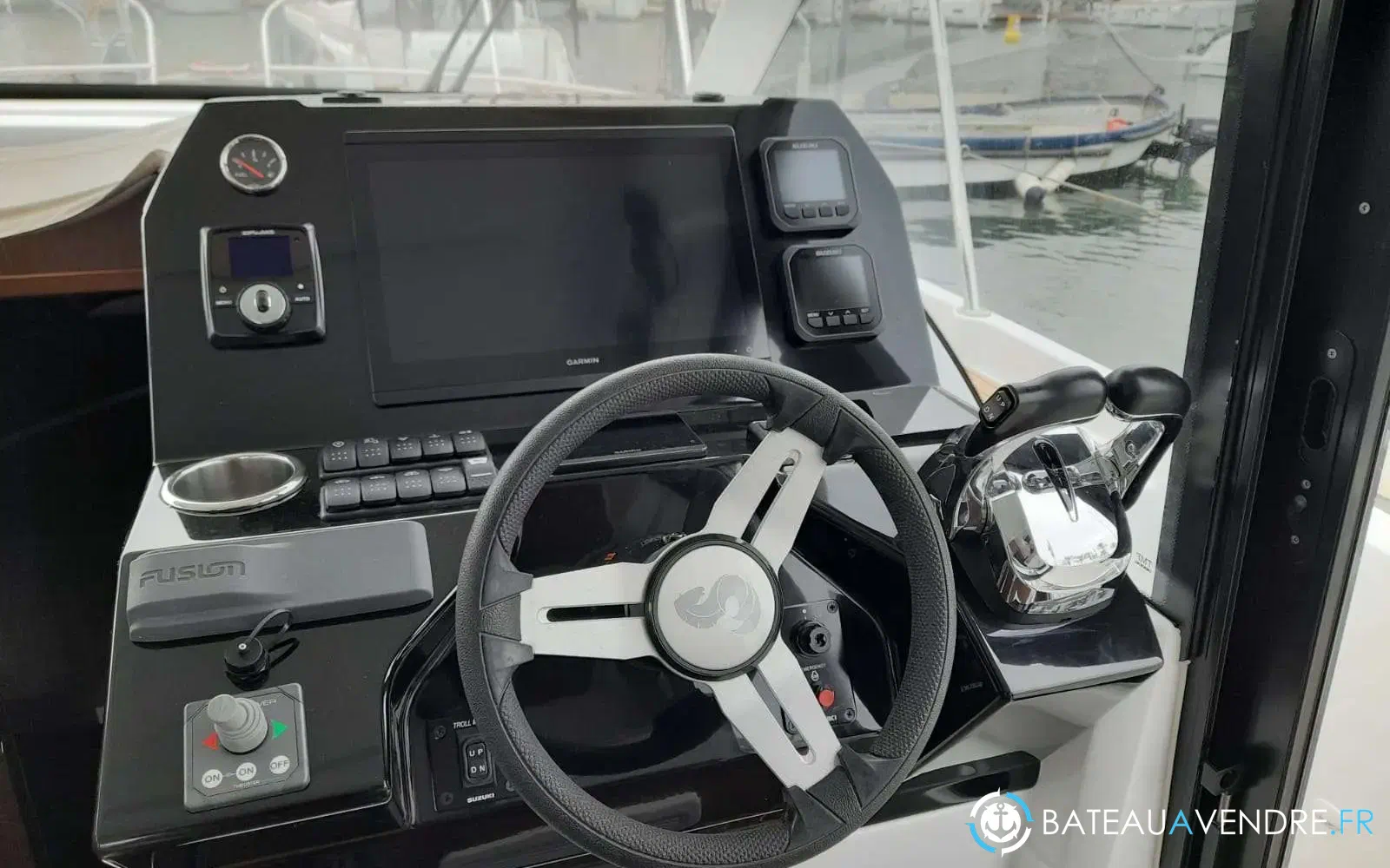 slider 33 Beneteau Antares 11 Fly