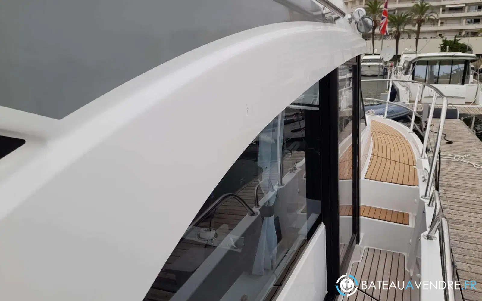 slider 34 Beneteau Antares 11 Fly