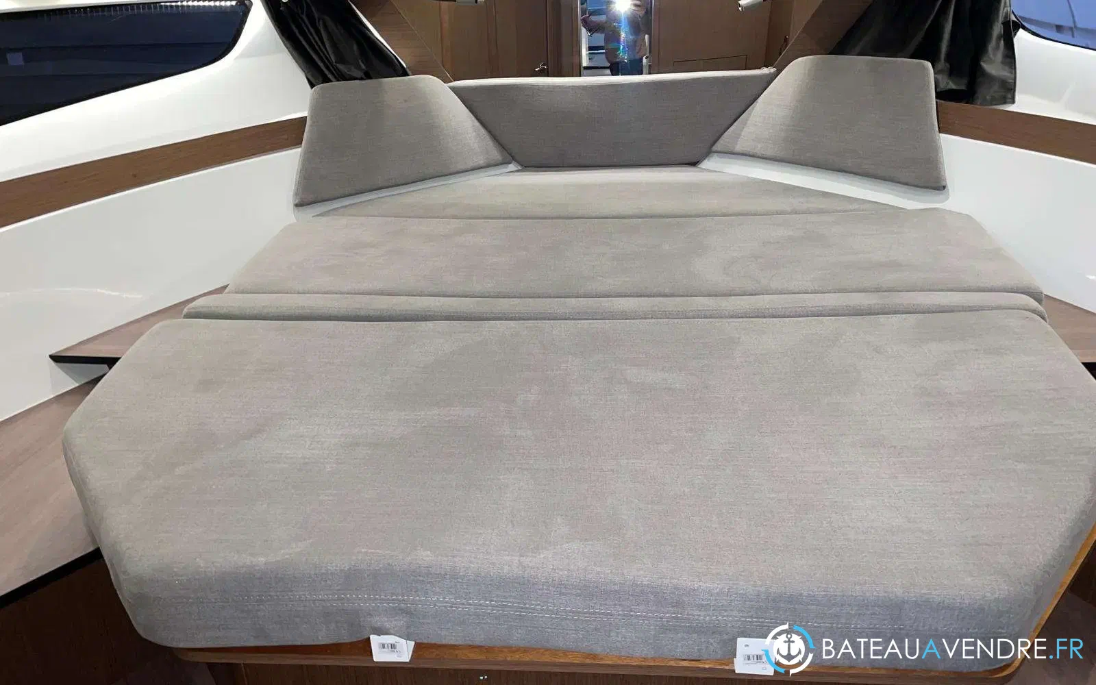 slider 3 Beneteau Antares 11 Fly