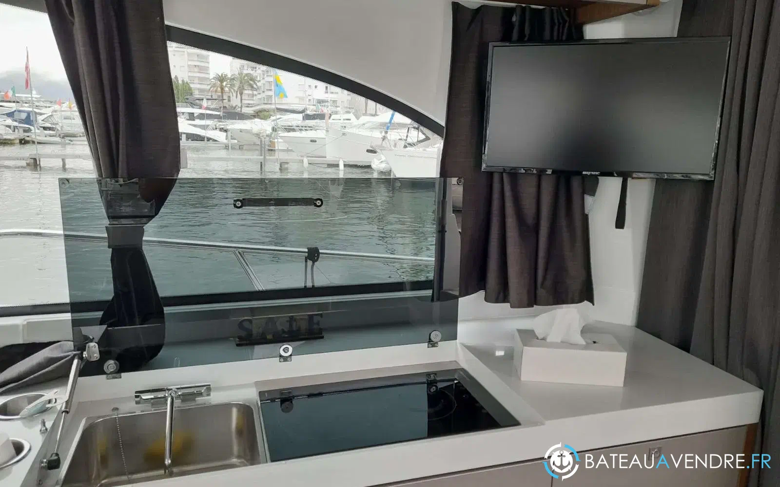 slider 8 Beneteau Antares 11 Fly