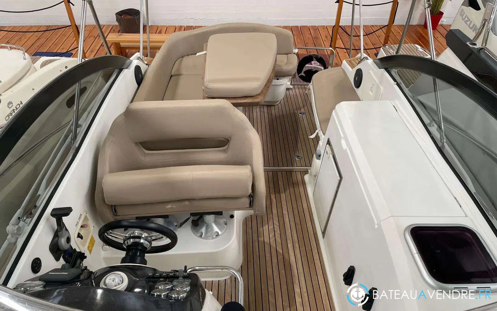 slider 12 Beneteau Monte Carlo 27