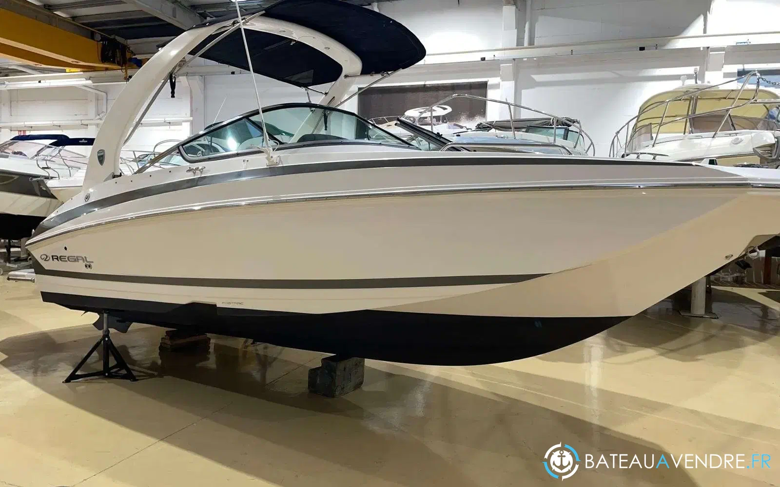 slider 0 Regal 24 Fastdeck