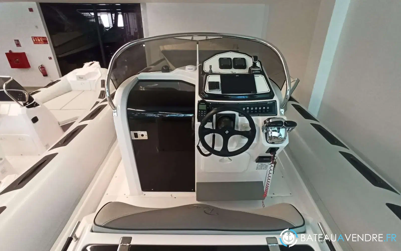 slider 1 Ranieri Cayman 31 Sport Touring