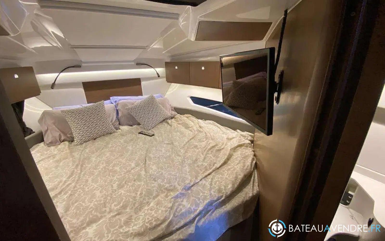 slider 5 Beneteau Antares Serie 9