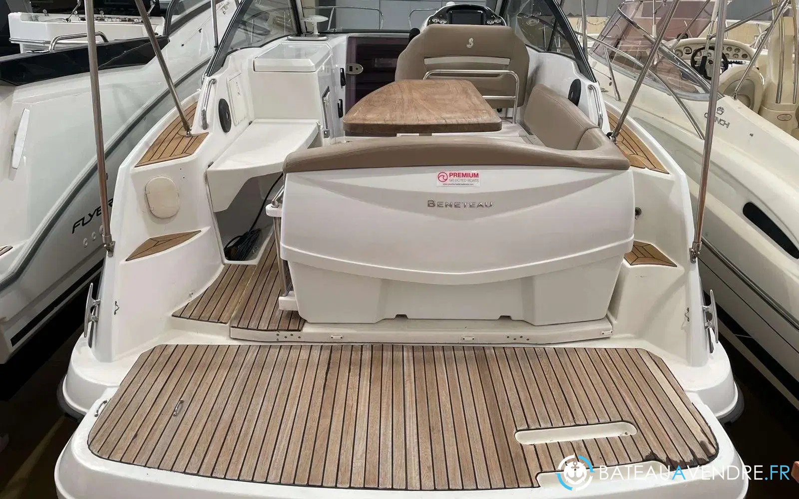 slider 6 Beneteau Monte Carlo 27