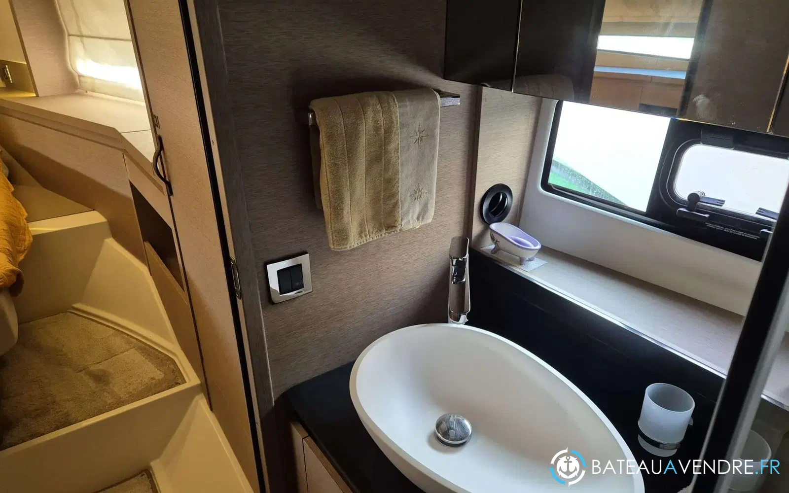 slider 19 Jeanneau Prestige 460 Fly