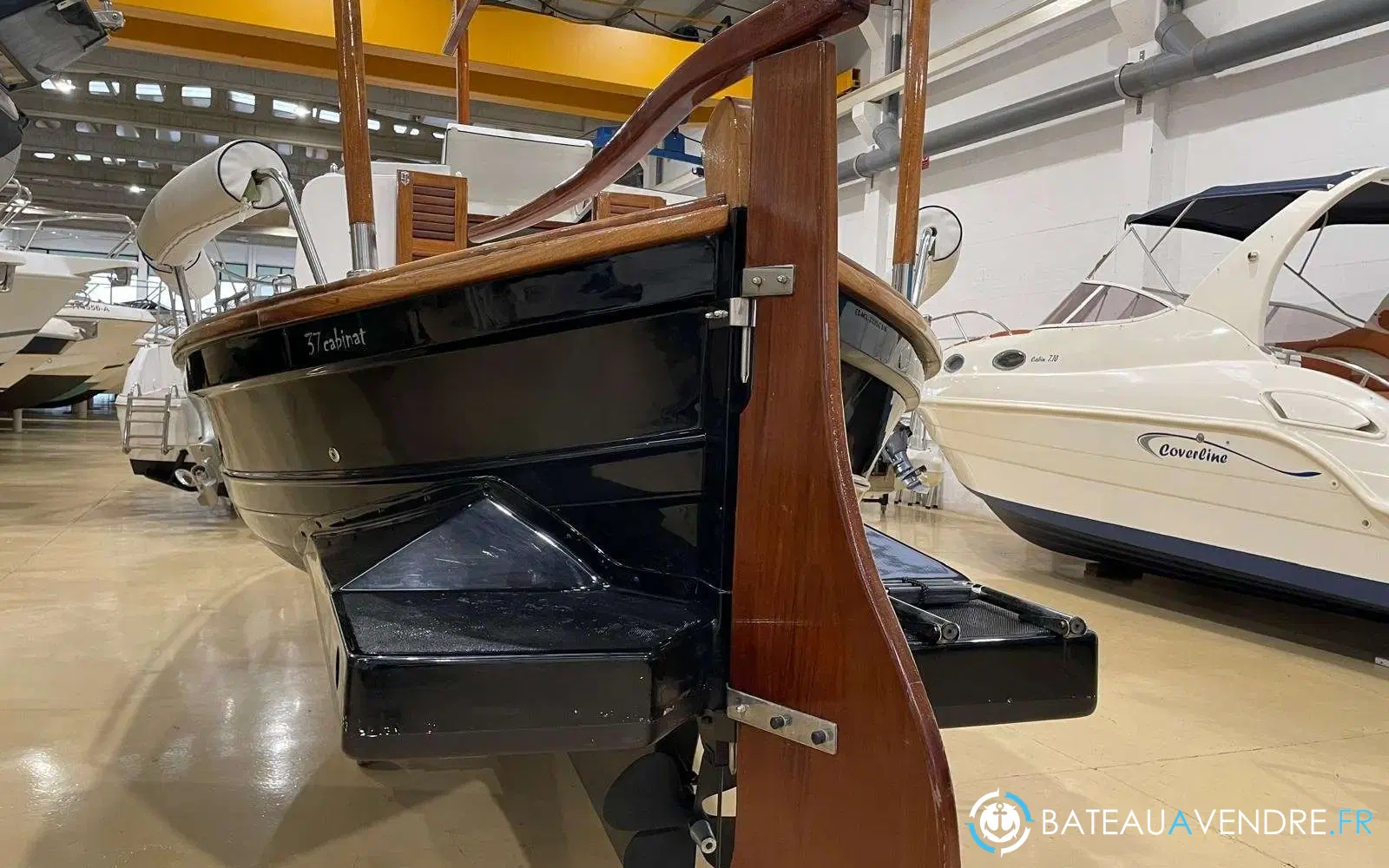 slider 13 Tiburon 37 Cabinado
