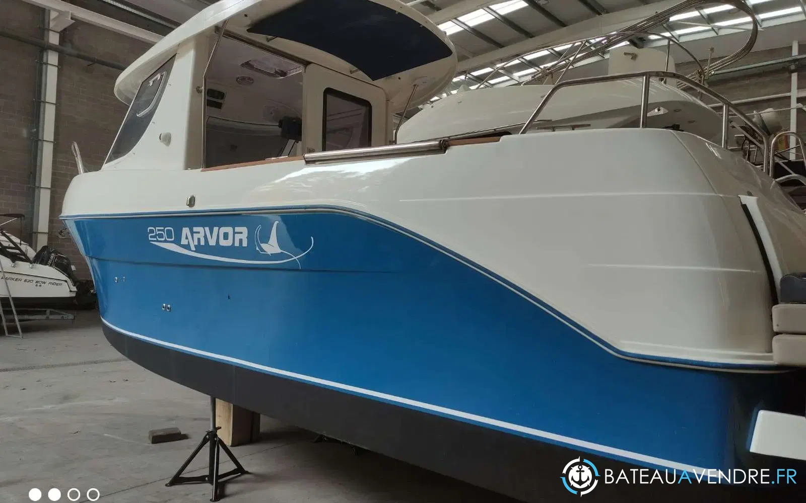 slider 10 Arvor 250