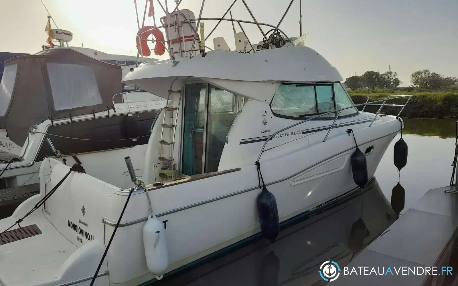 slider 11 Jeanneau Merry Fisher 610