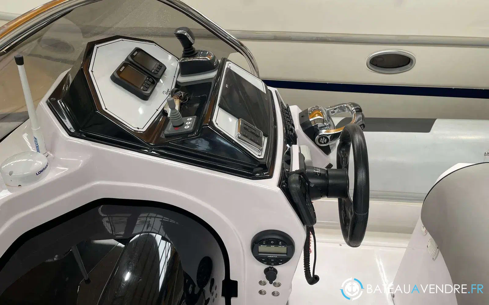 slider 1 Ranieri Cayman 31 Sport Touring