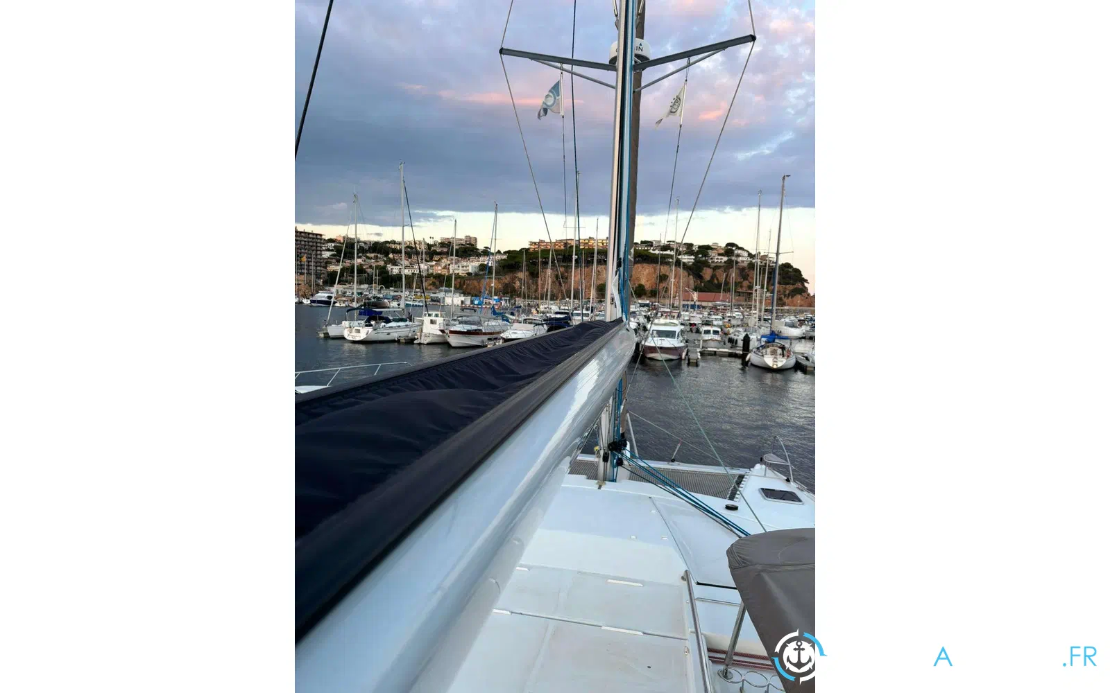 slider 17 Fountaine Pajot Helia 44
