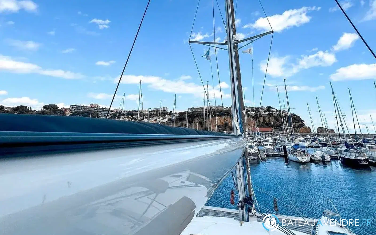 slider 18 Fountaine Pajot Helia 44