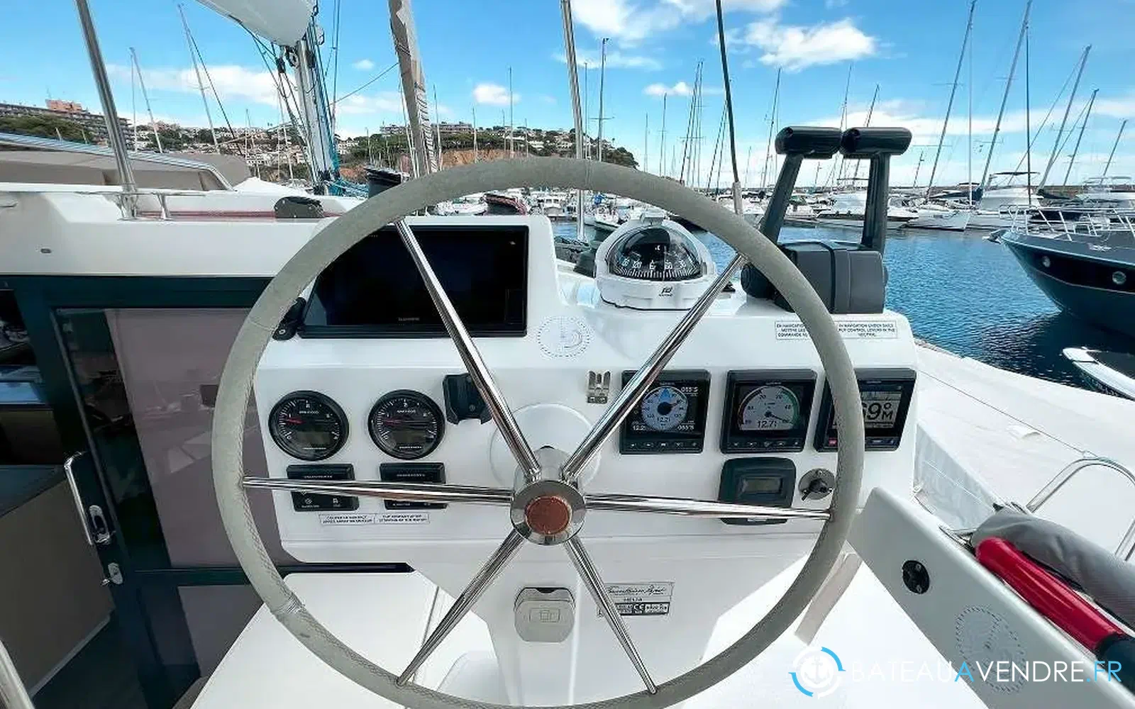 slider 19 Fountaine Pajot Helia 44