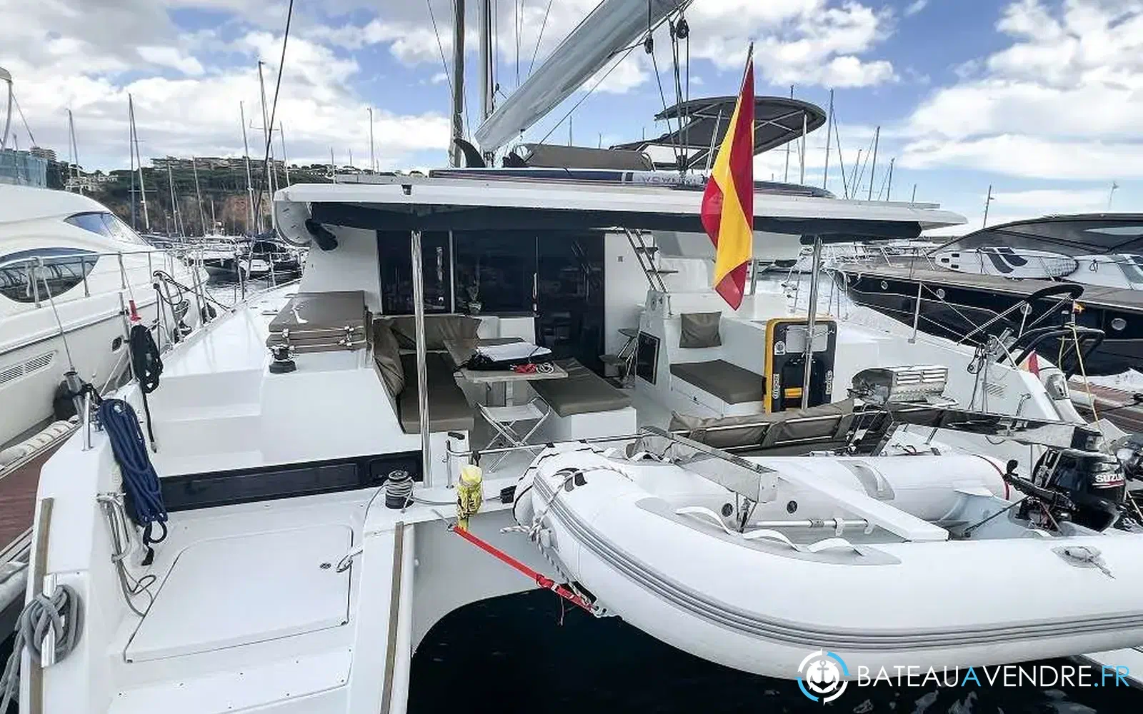 slider 23 Fountaine Pajot Helia 44