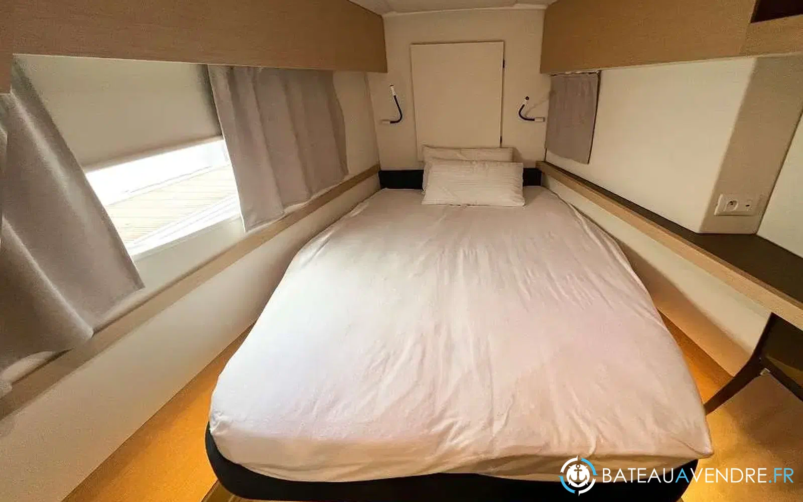 slider 35 Fountaine Pajot Helia 44