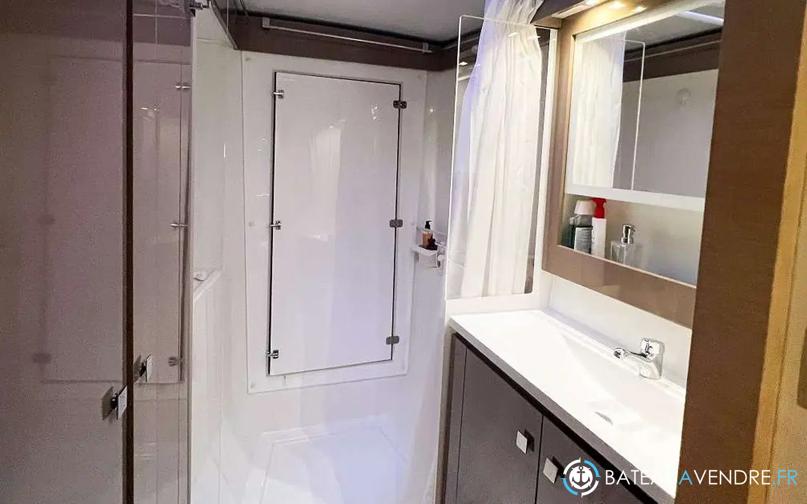 slider 44 Fountaine Pajot Helia 44