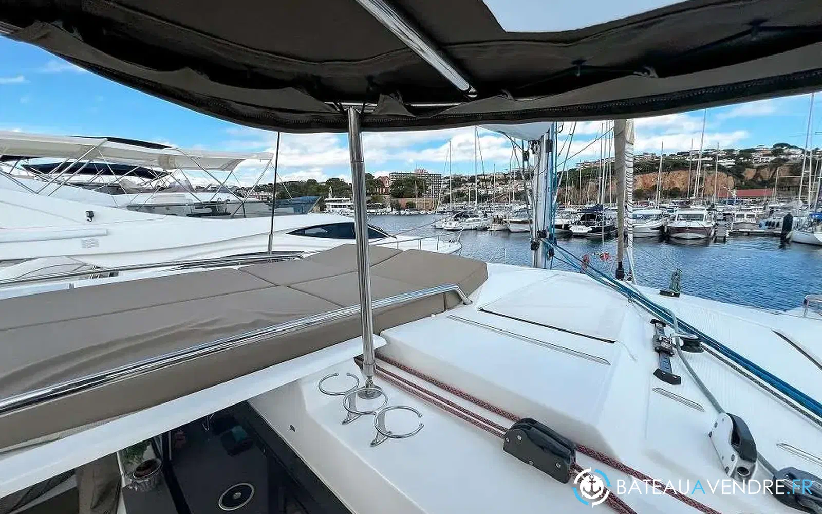 slider 45 Fountaine Pajot Helia 44