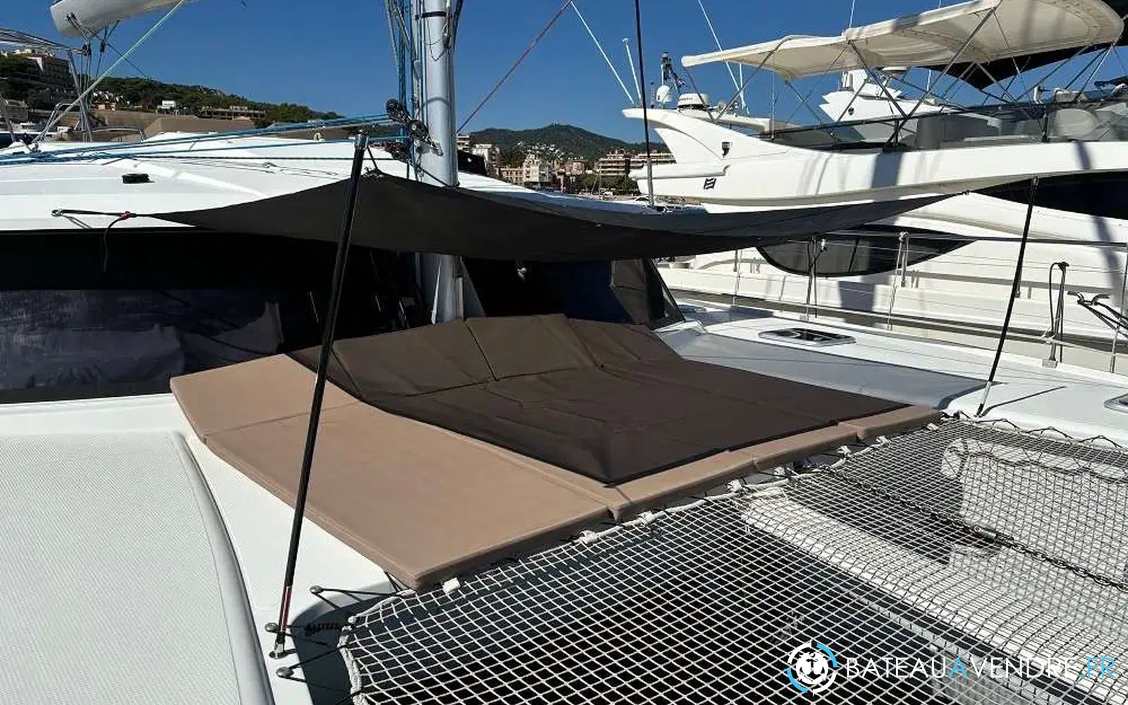 slider 46 Fountaine Pajot Helia 44