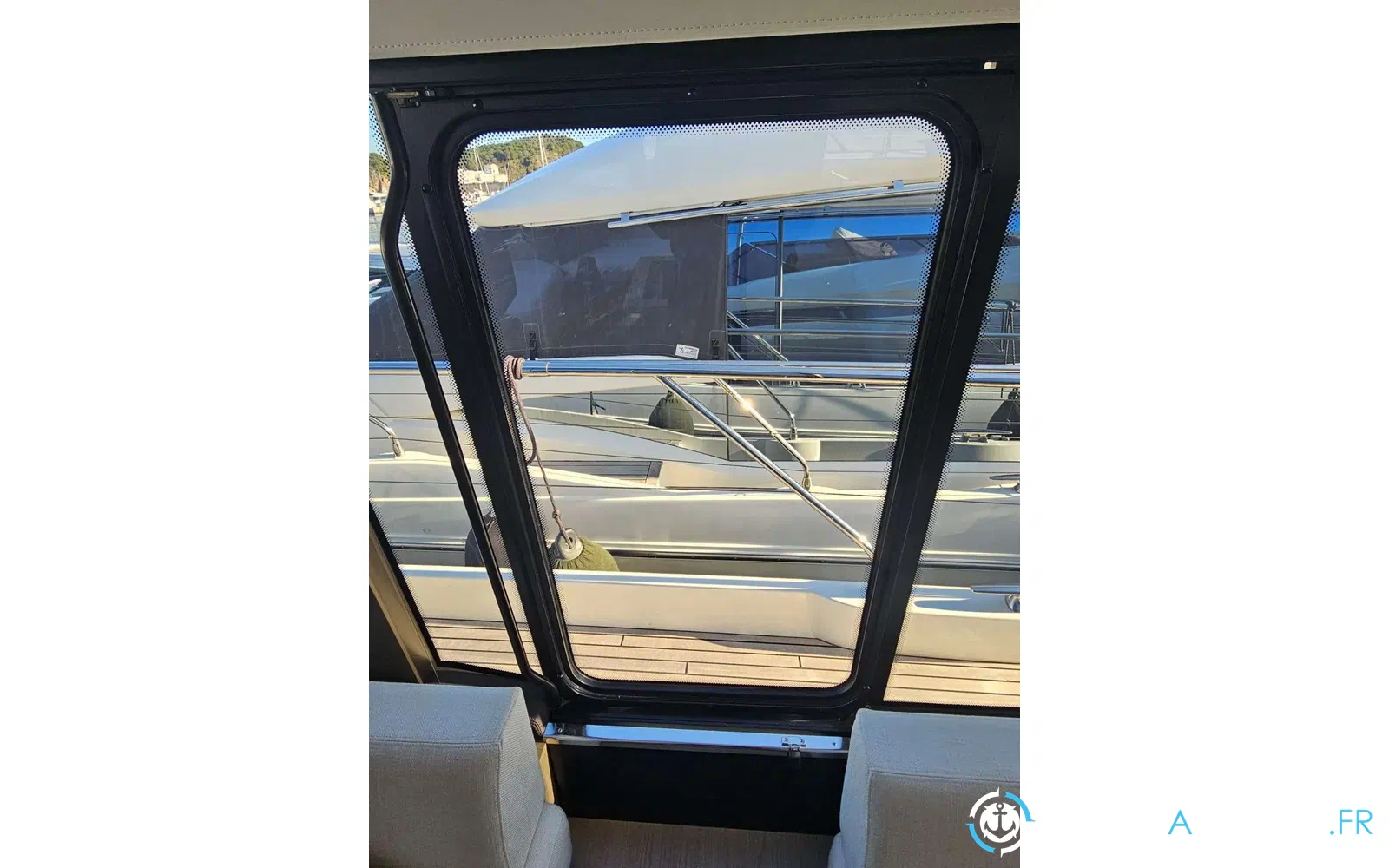 slider 9 Jeanneau Prestige 590