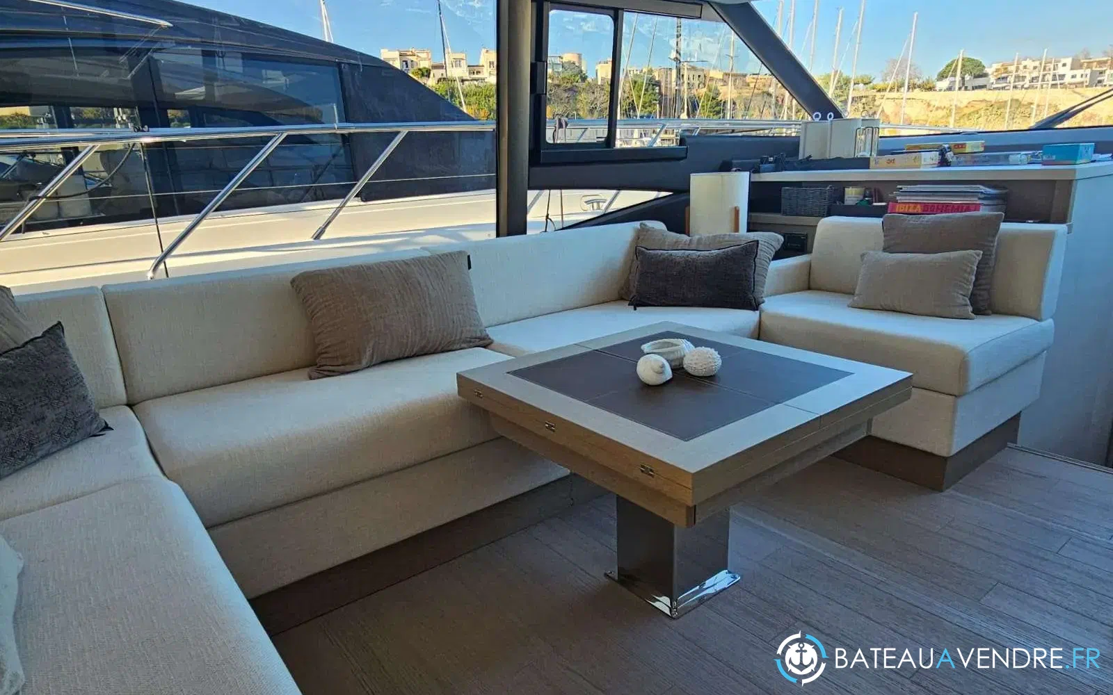 slider 21 Jeanneau Prestige 590